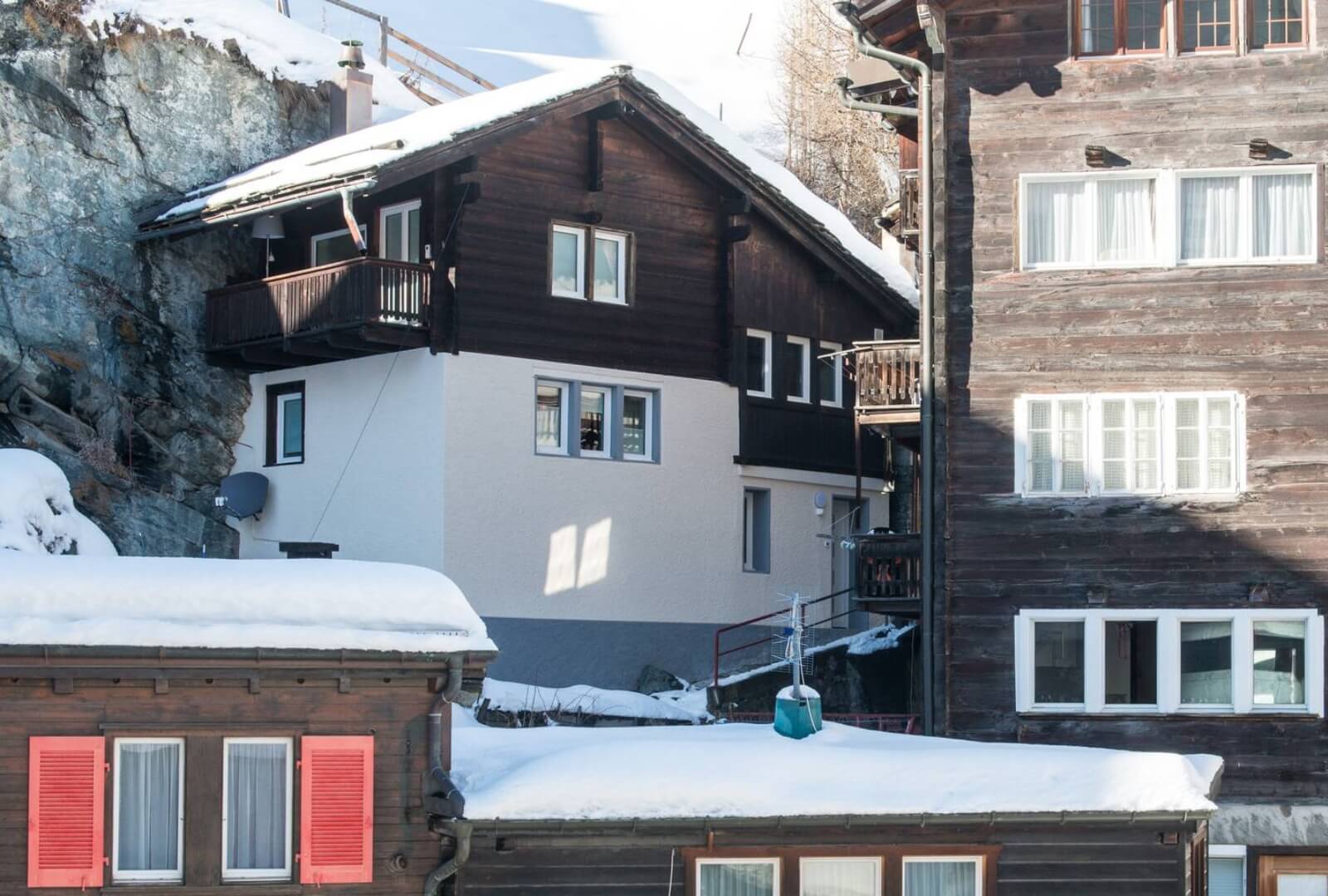 tylish Chalet Zermatt Old Town – private alpine hideaway with snowy mountain charm